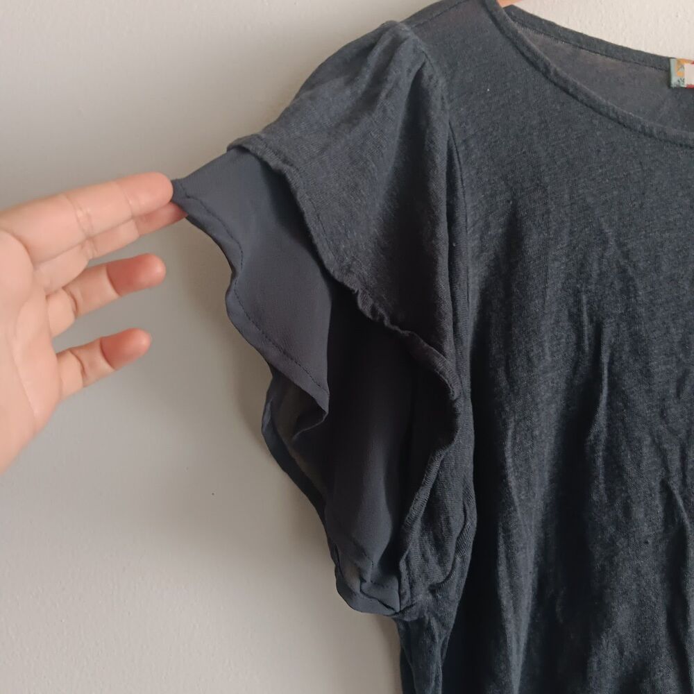 Anthropologie’s Eri & Ali Grey Linen Flutter Sleeve Cinch Sides Blouse Size M - Picture 2 of 8
